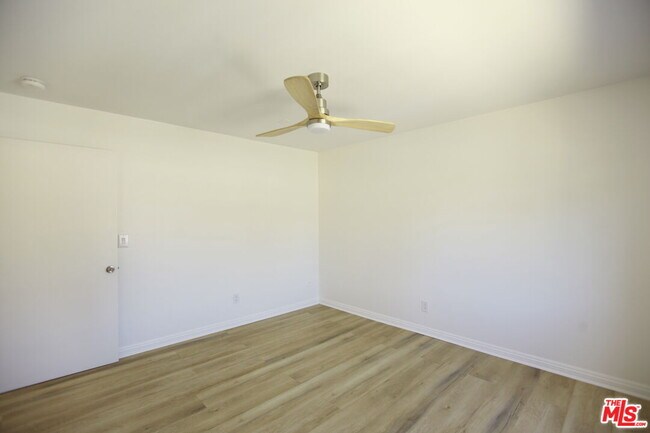833 Orange Grove Ave Unit 2