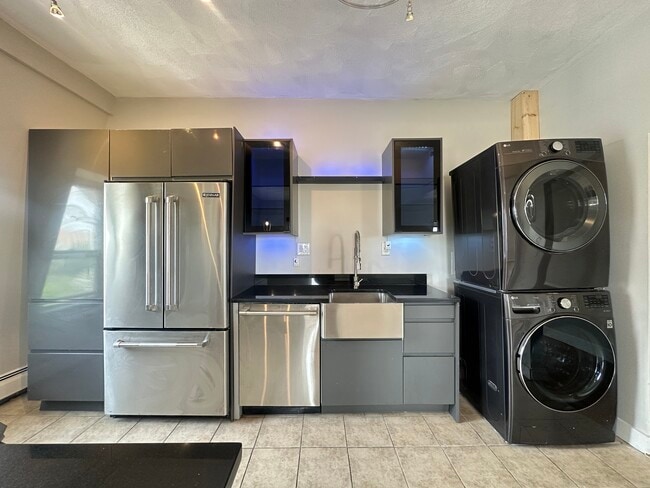Photo - 253 Federal St Unit 3