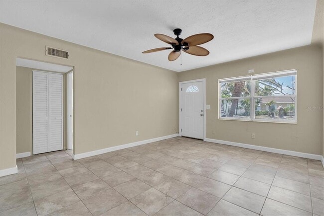 Photo - 333 72nd Ave