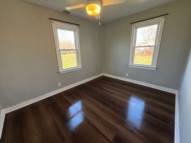 Photo - 112 Applegate St