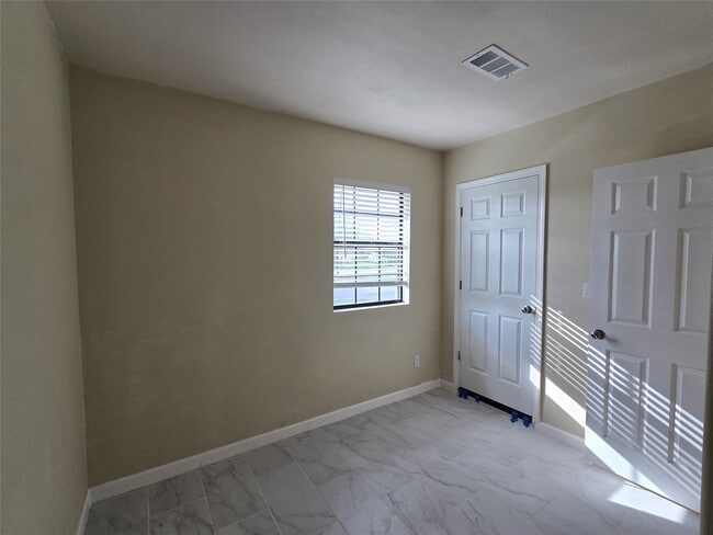 Photo - 8703 Berndale St