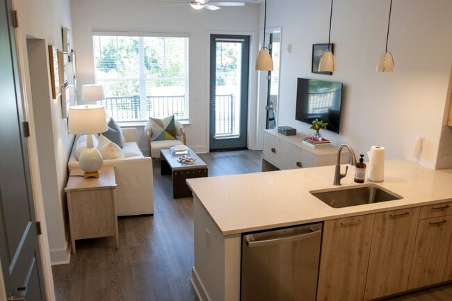 2-Bedroom - Euclid