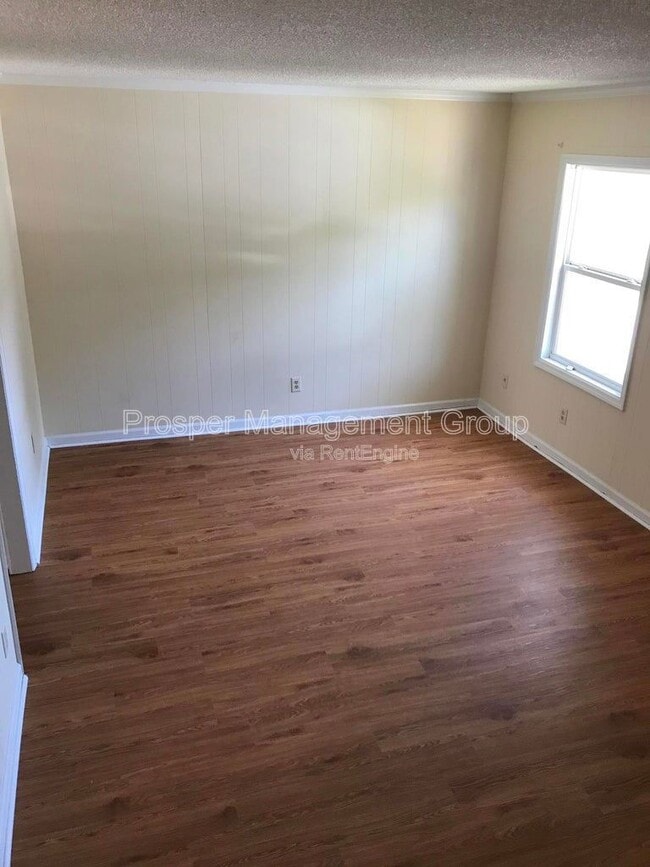 Photo - 122 Drake St