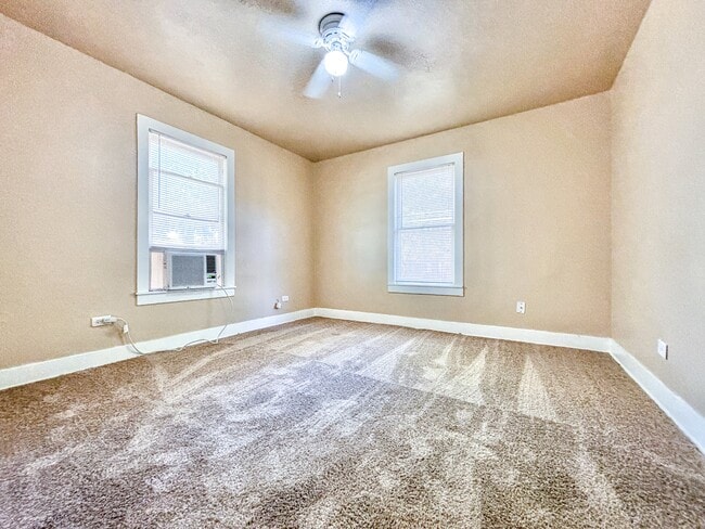 Photo - 162 W Faust St