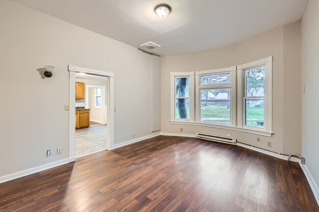 568 N Farrington St Unit 4