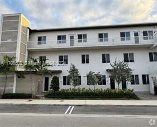 Building Photo - 10270 NW 66th St Unit 10270 NW 66th St appt 107 (A11706608) Rental