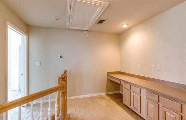 Photo - 615 Regency Dr