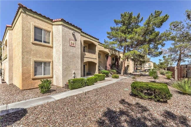 Building Photo - 7885 W Flamingo Rd Unit 2088
