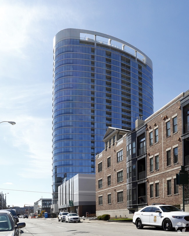 360 Market Square Apartments For Rent in Indianapolis, IN