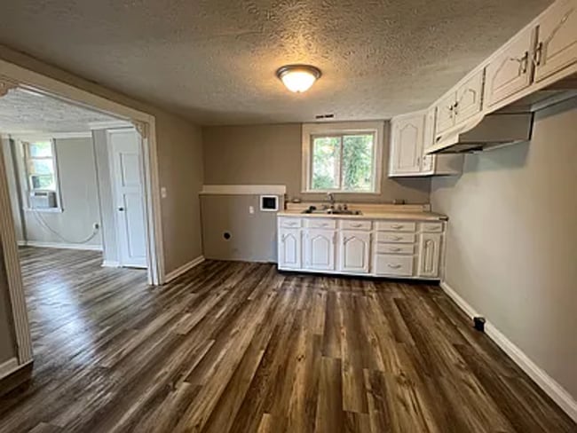 Photo - 436 Hickman St