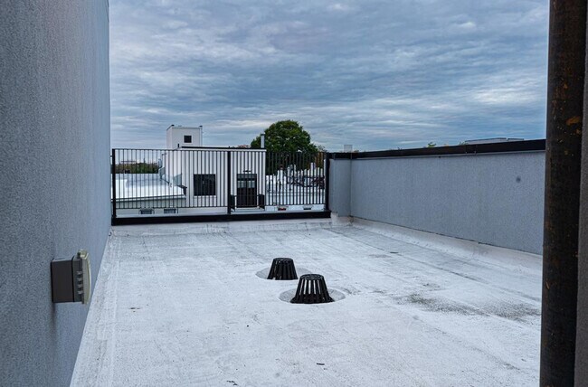 1255 Decatur St Unit SI ID1359083P