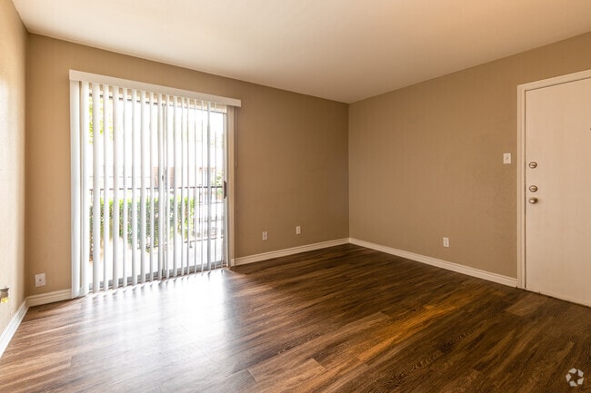 Sala de estar - Summer Green Apartments