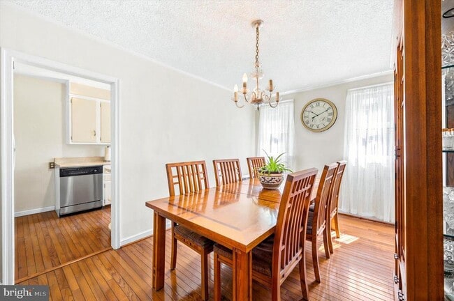 Photo - 1043 N 68th St