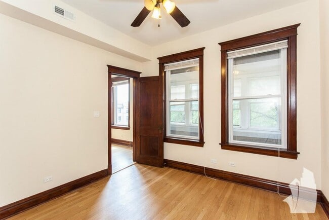 Photo - 1440 W Addison St Unit 2