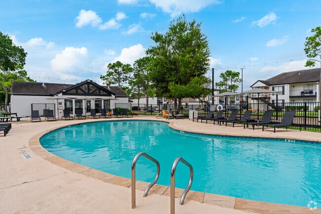 Pool - Mia LXMI Westchase East