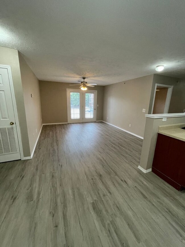 Photo - 1040 S Clifton Ave