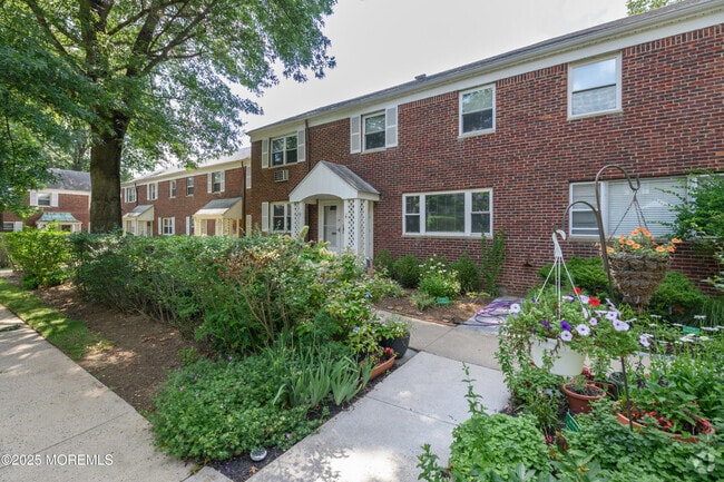 Building Photo - 158 Manor Dr Unit 158 Rental