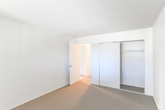 1HAB, 1BA - 640 ft² - Lincoln Garden Apartments