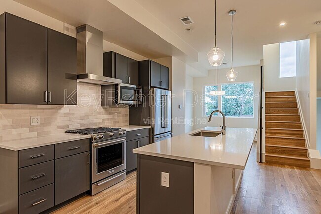 Building Photo - 1286 Osceola St