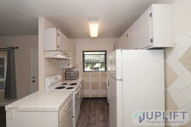 Photo - 2-bedroom, 2-bathroom home in a gated comm... Unidad 14