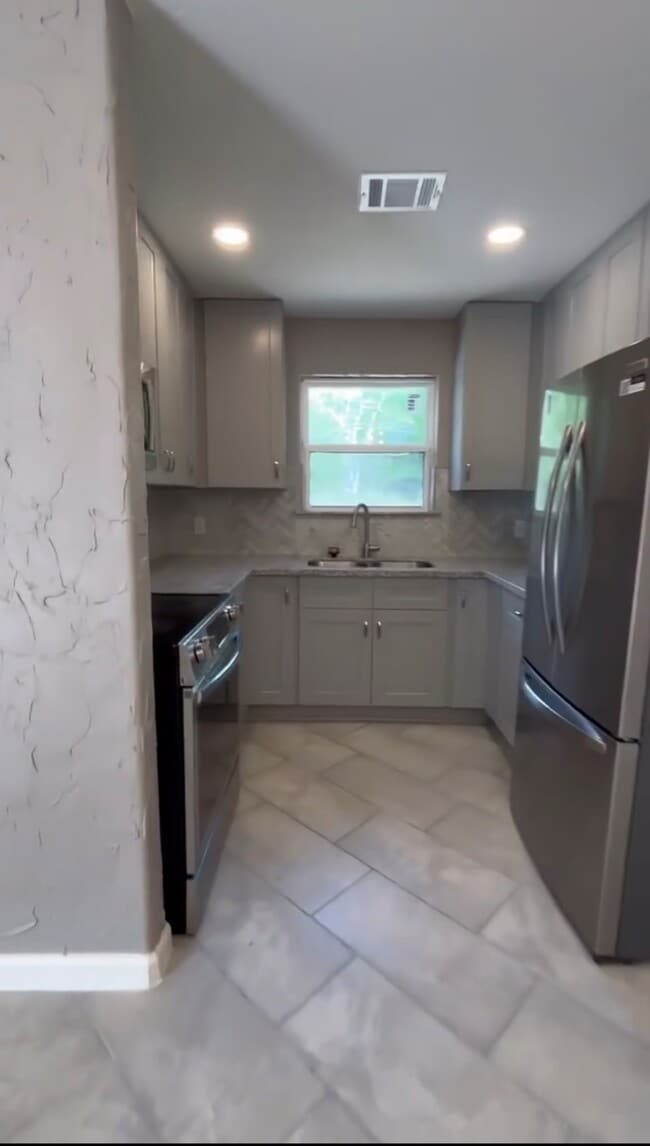 Photo - 204 Forrest Trail