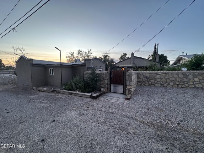 Building Photo - 502 Cincinnati Ave