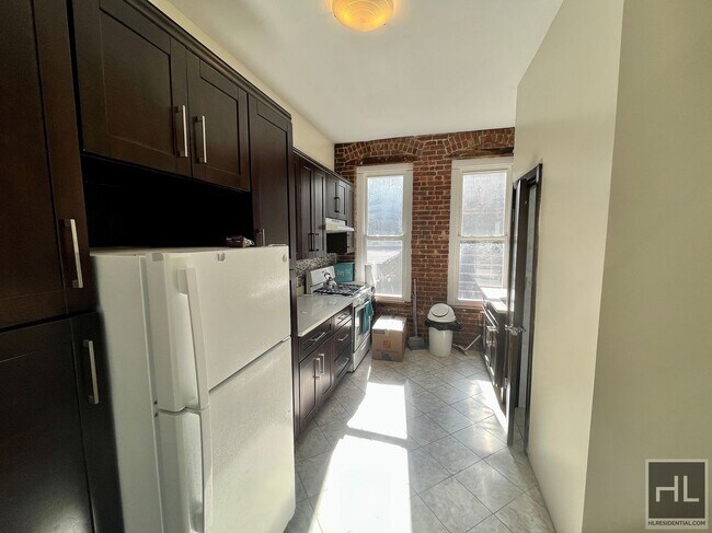 Main St Yonkers, NY - Main St Yonkers, NY Apartment Unit 4