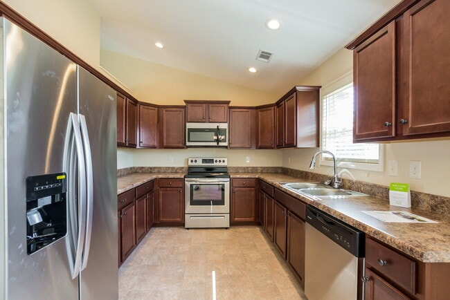 Photo - 323 Trailside Dr