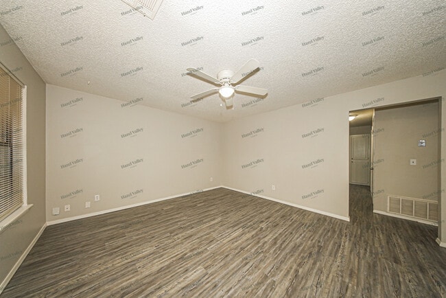Photo - 3304 Eastwood Cir