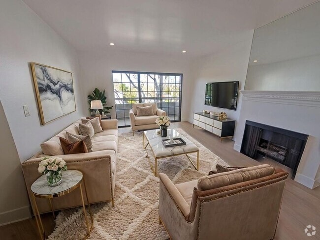 Building Photo - 4454 Coldwater Canyon Ave Unit 301 Rental