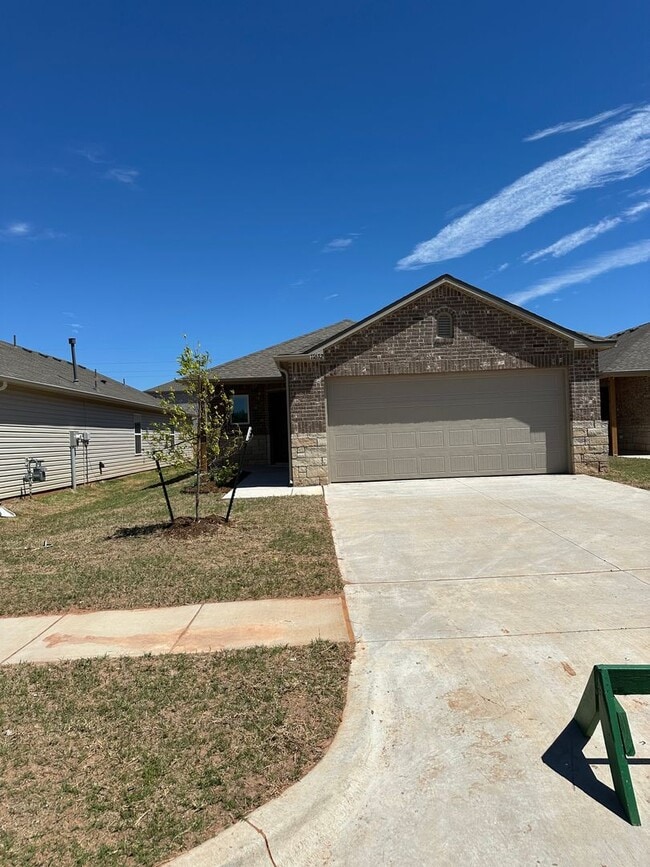 Building Photo - Pre-Leasing Now, Available 7/14! | Spacious 4 Bedroom, 2 Bathroom Home in Robertson’s Landing