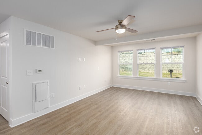 3BR, 2BA - 1,318SF - Living Room