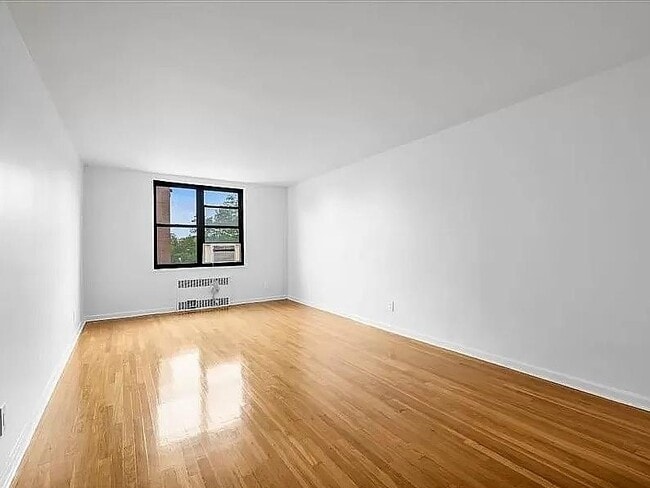 Building Photo - 2 West End Ave Unit 4G