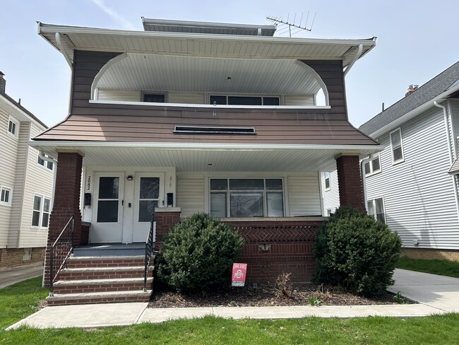 Photo - 2082 Lewis Dr