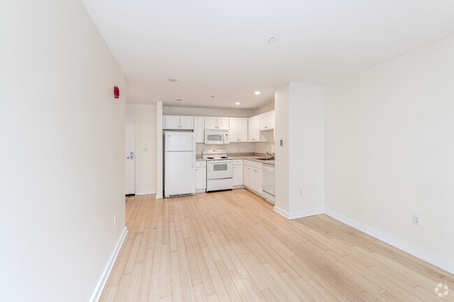 1 BR, 1 BA