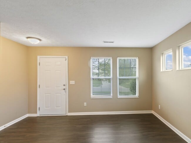 Photo - 5877 Hayden Dr