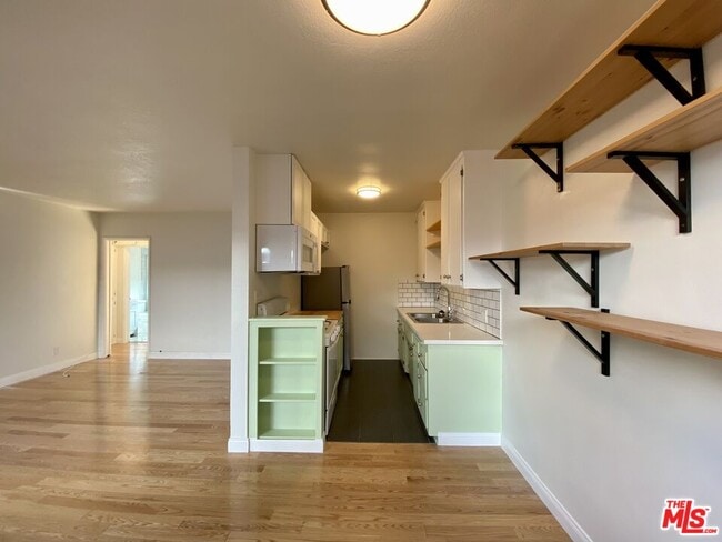 Photo - 722 Westbourne Dr Unidad B