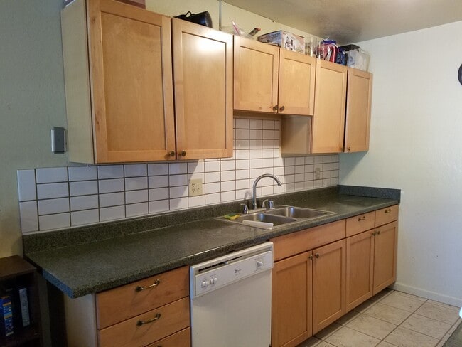 kitchen - 7425 Tiara Way Unit B