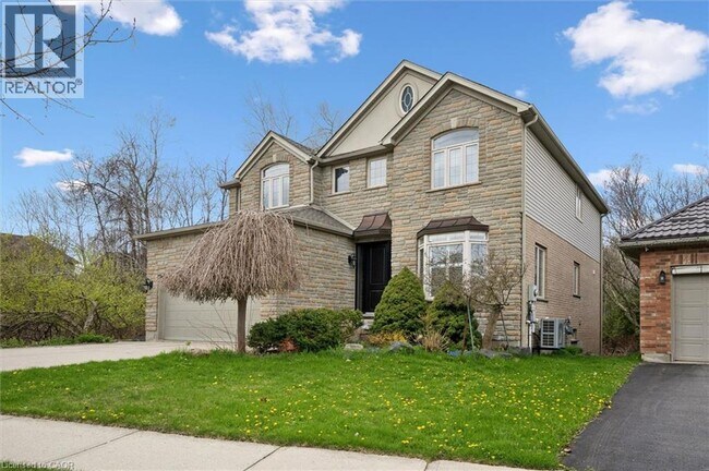 Photo - 872 Creekside Dr