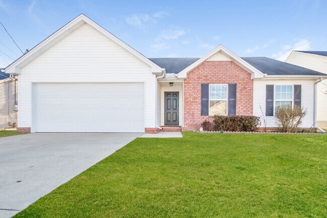 Building Photo - 1318 Eastwoods Dr Rental