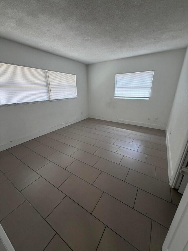 Photo - 116 NW 28th Ave