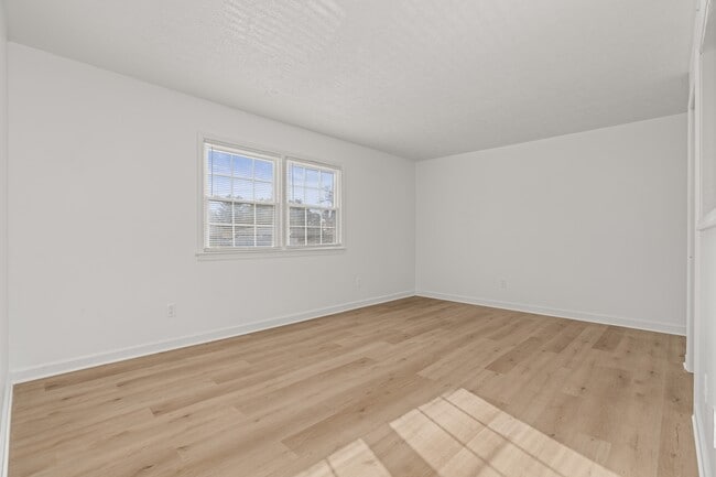 Photo - Summercrest Apartments