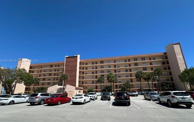 Building Photo - 14527 Bonaire Blvd Unit 607 Rental