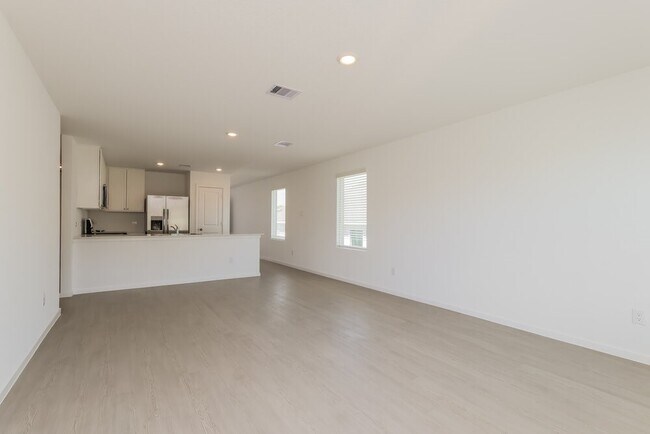 Photo - 613 Craven St