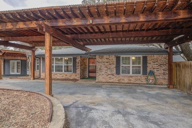 Photo - 5303 Shady Oak Cir