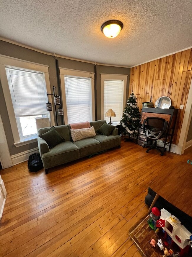 Photo - 922 E 5th St Unit 922