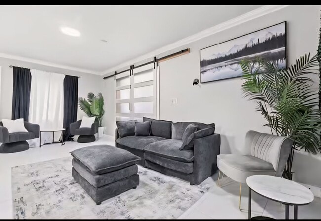 Photo - 708 SW 12th Ave