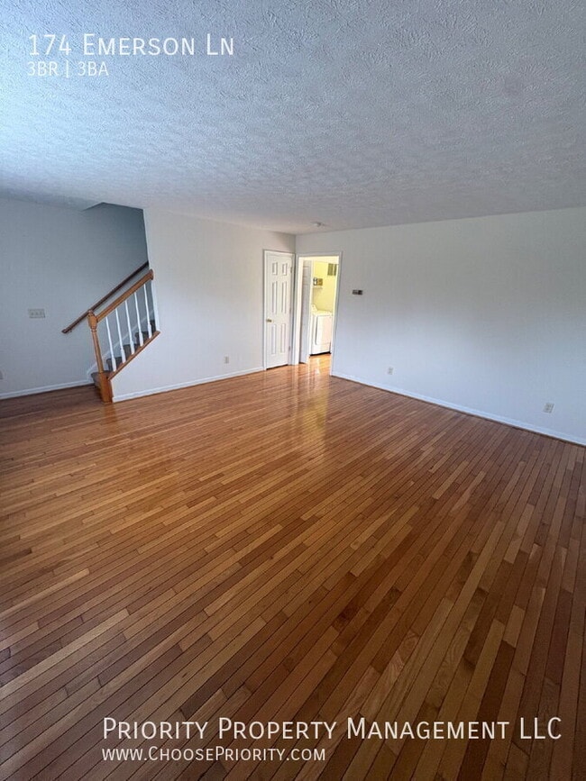Photo - 174 Emerson Ln
