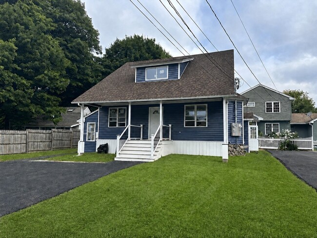 Building Photo - 38 Wesleyan St