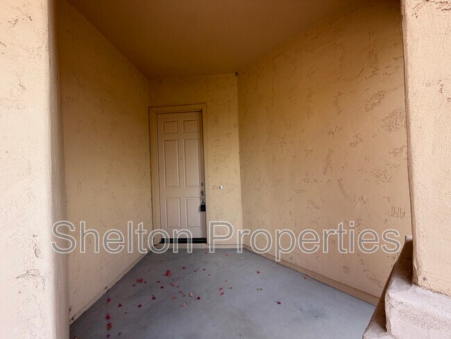 Photo - 25207 W Centre Ave